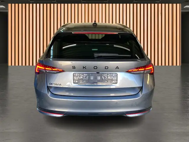 Skoda Octavia view 5