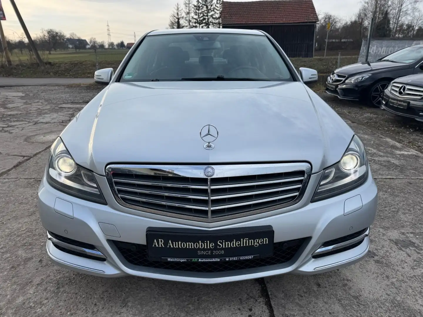 Mercedes-Benz C 180 CGI Lim. BlueEfficiency*XEN*AHK*ILS* Stříbrná - 2