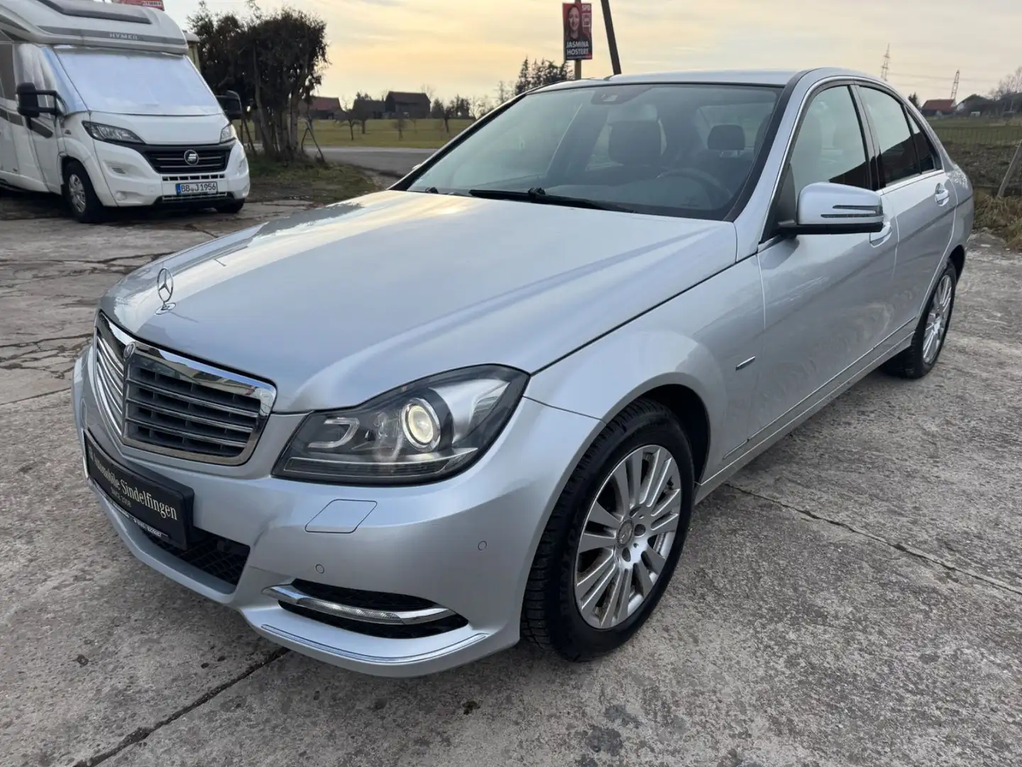 Mercedes-Benz C 180 CGI Lim. BlueEfficiency*XEN*AHK*ILS* Stříbrná - 1