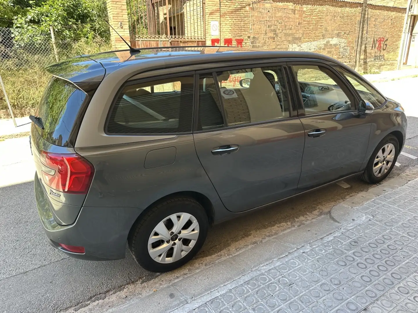 Citroen C4 Grand Picasso 1.6e-HDi Intensive 115 Gris - 2