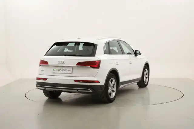Audi Q5 view 5