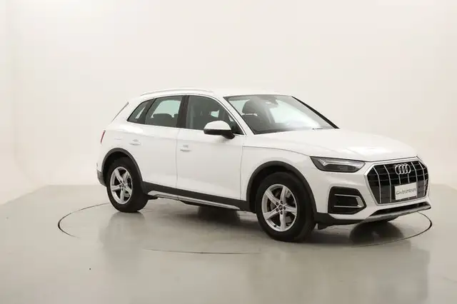 Audi Q5 view 7