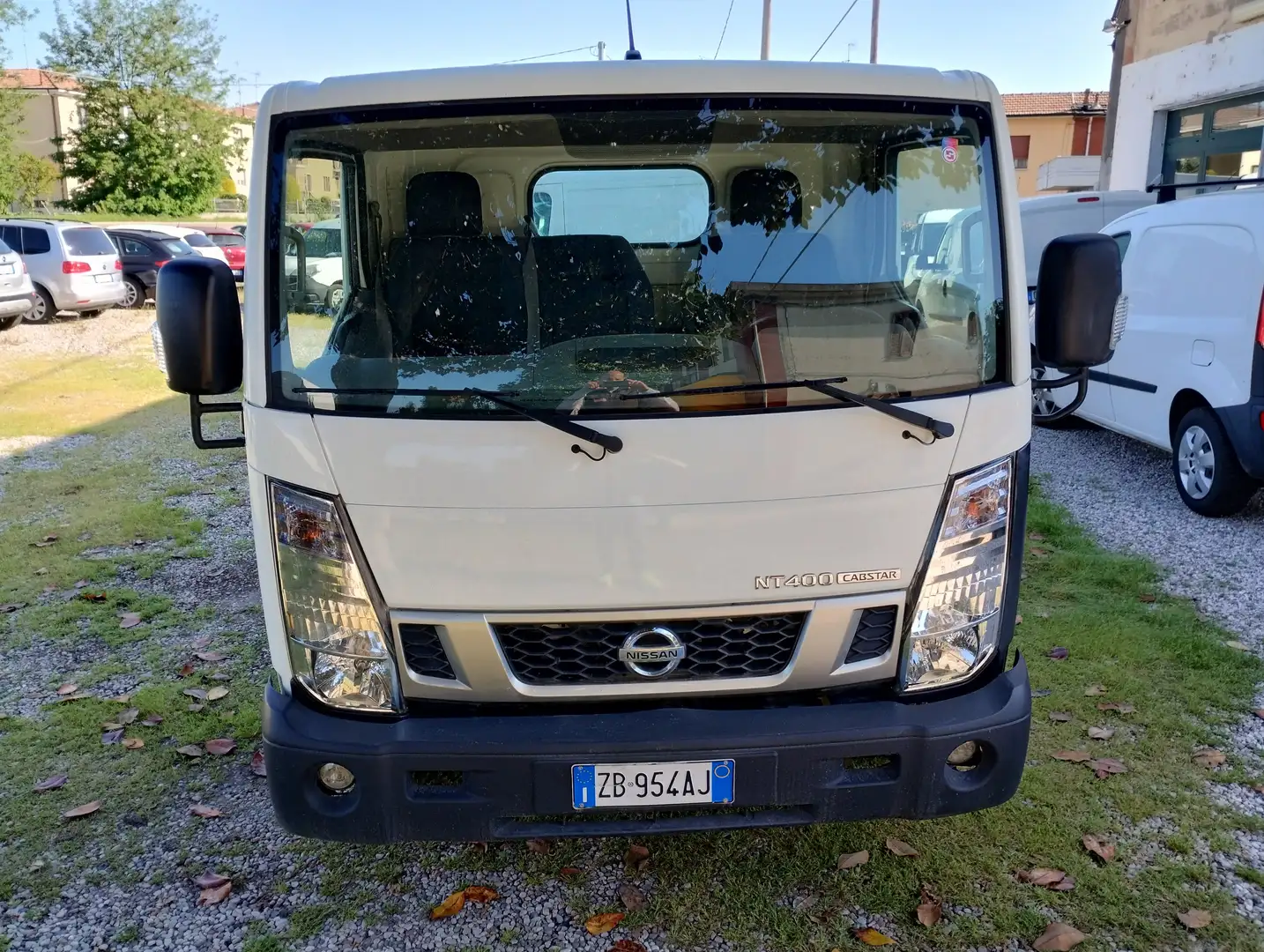 Nissan Cabstar NT400 35.12 2.5 dCi RIBALTABILE TRILATERALE Weiß - 1