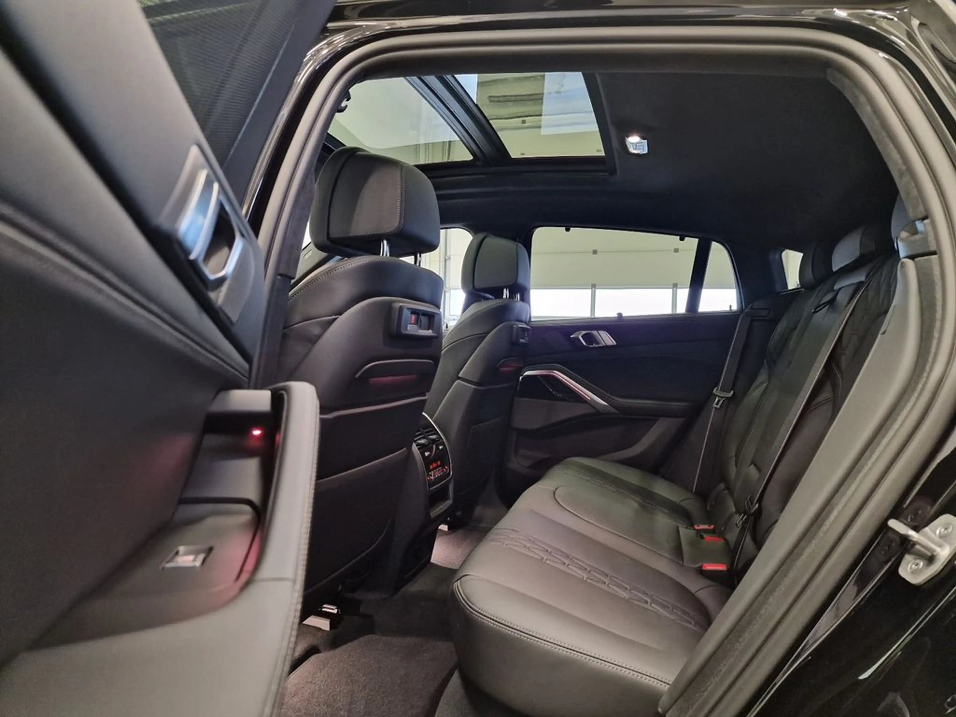 BMW X6 xDrive 30 d M Sport — photo 15