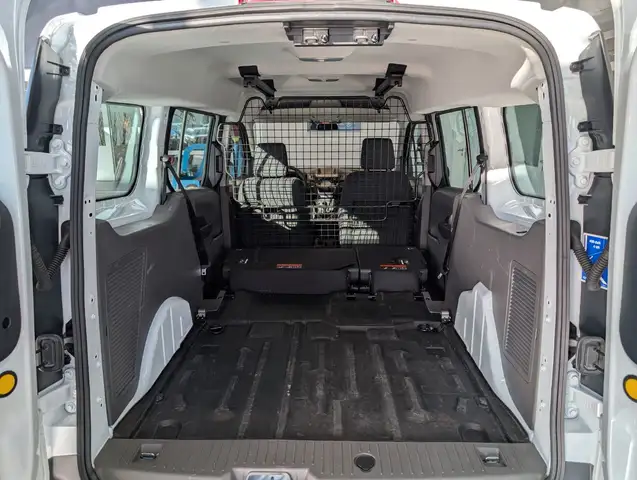 Ford Transit Connect view 10