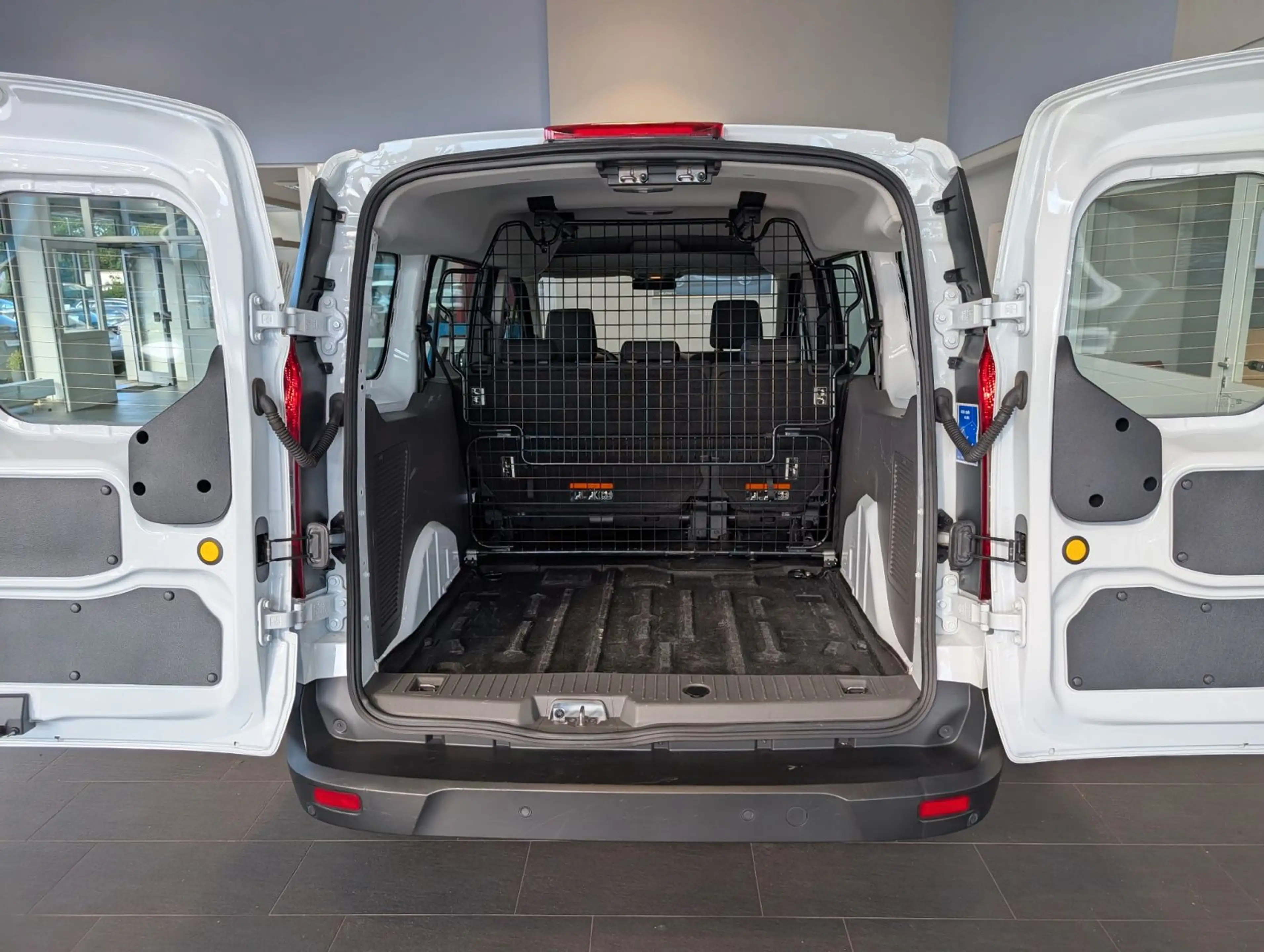 Ford Transit Connect L2 Lang*Flügeltüren*PDC*1.Hand — photo 9