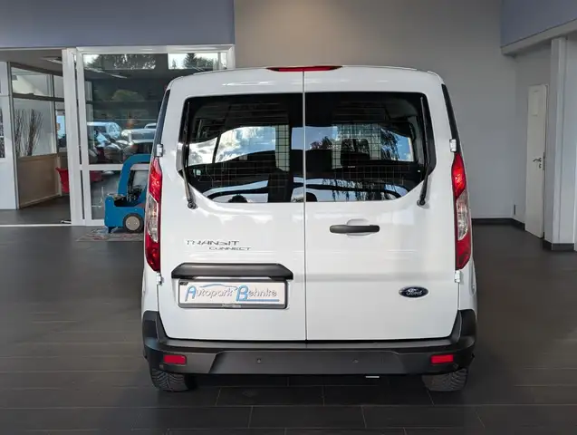 Ford Transit Connect view 8