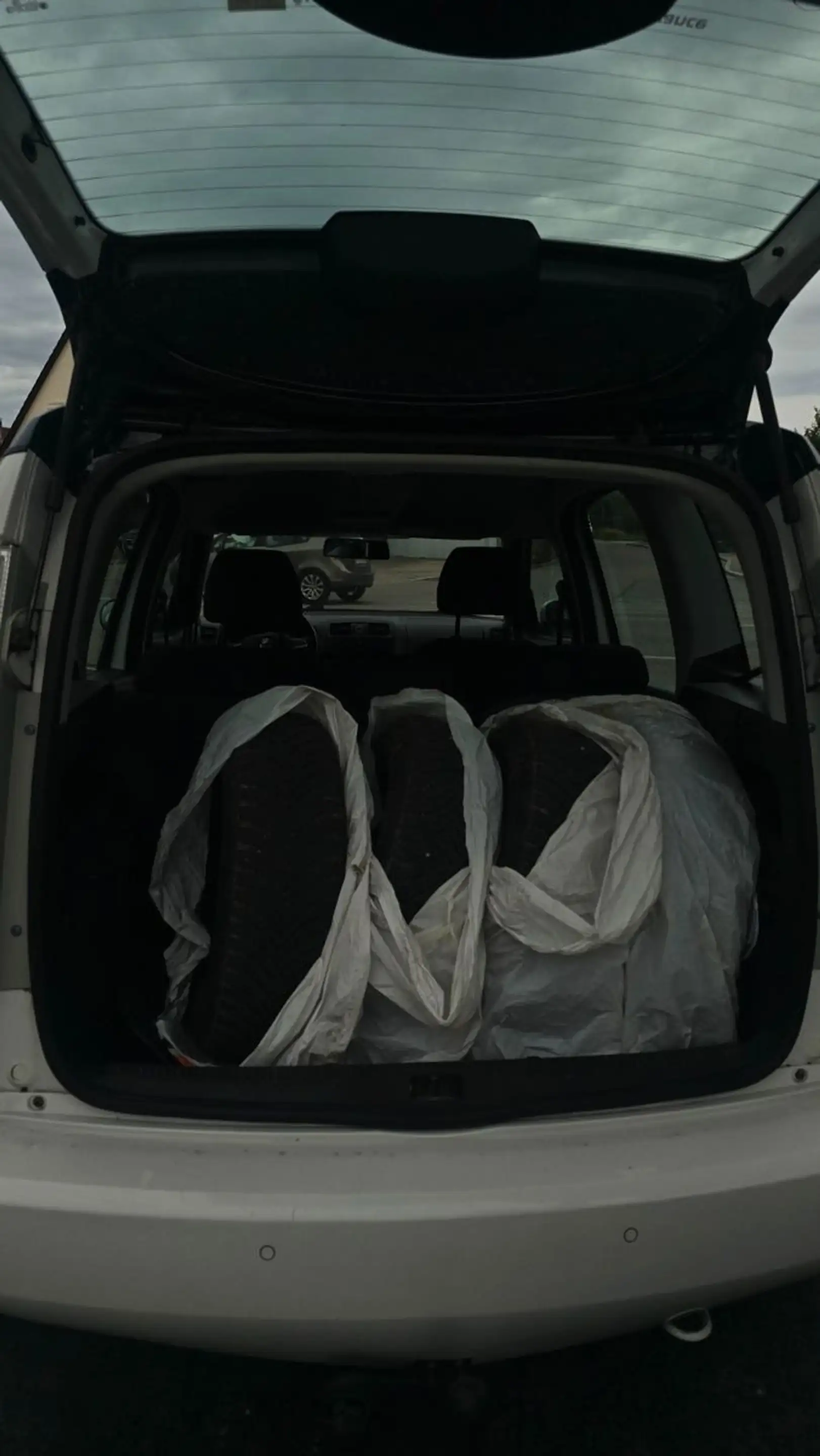 Skoda Roomster Ambition — photo 14