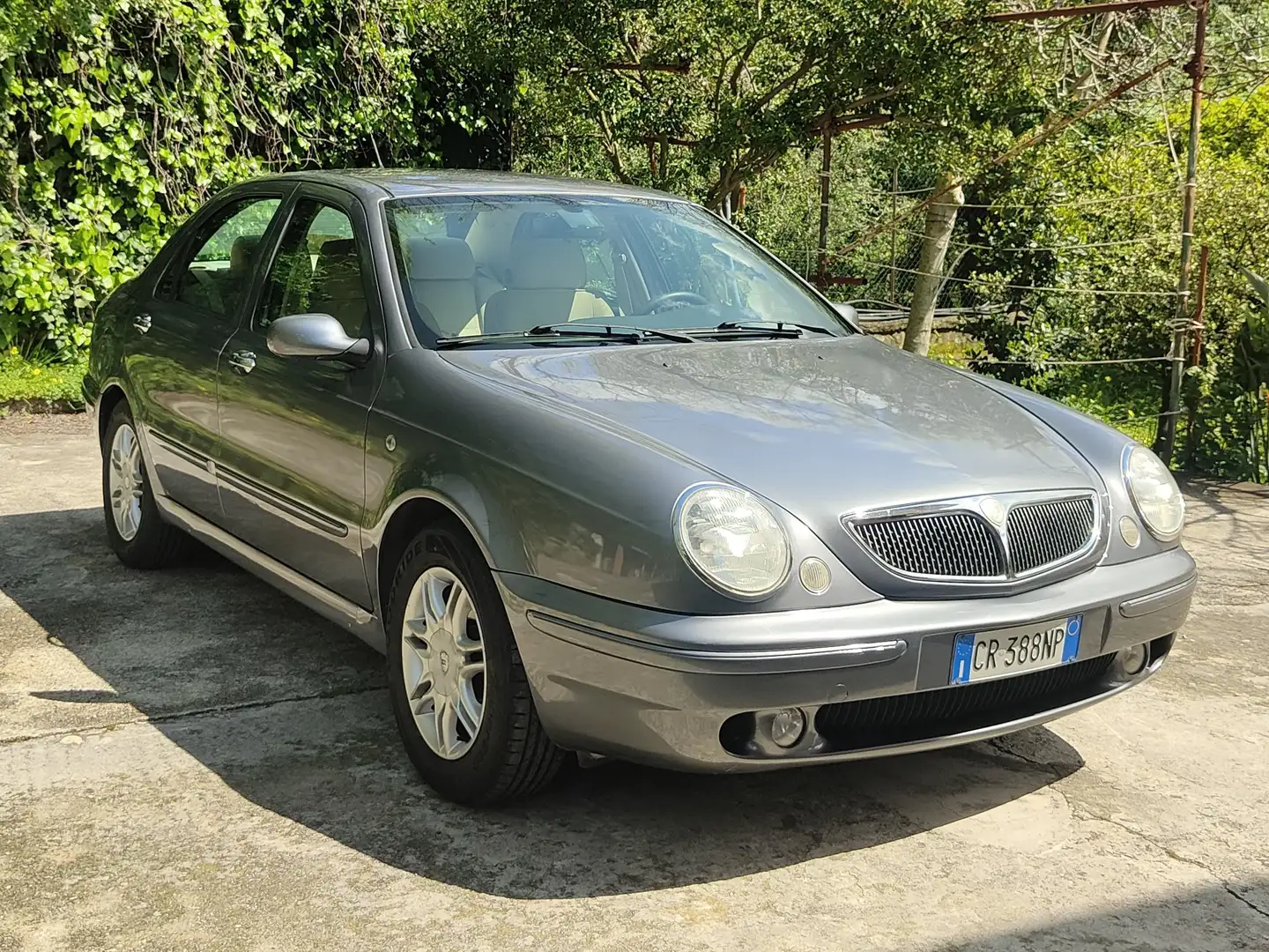 Lancia Lybra 1.9 jtd Emblema con passaggio di proprietà Gris - 1