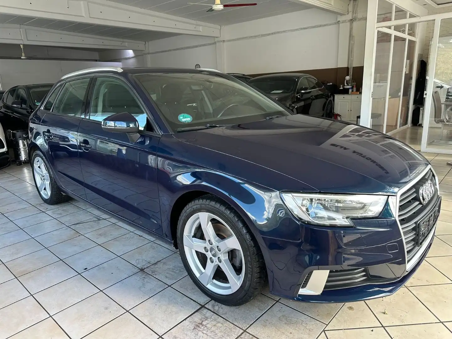 Audi A3 Sportback 30 TFSI sport Bleu - 2