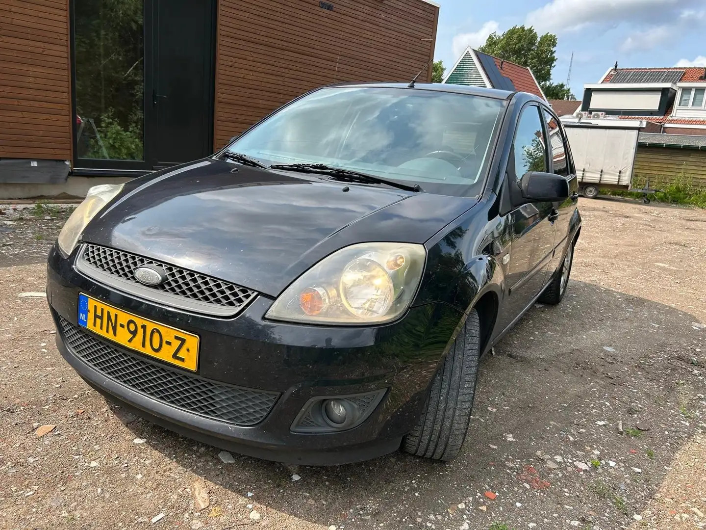 Ford Fiesta Fiesta 1.3-16V Ghia Zwart - 2