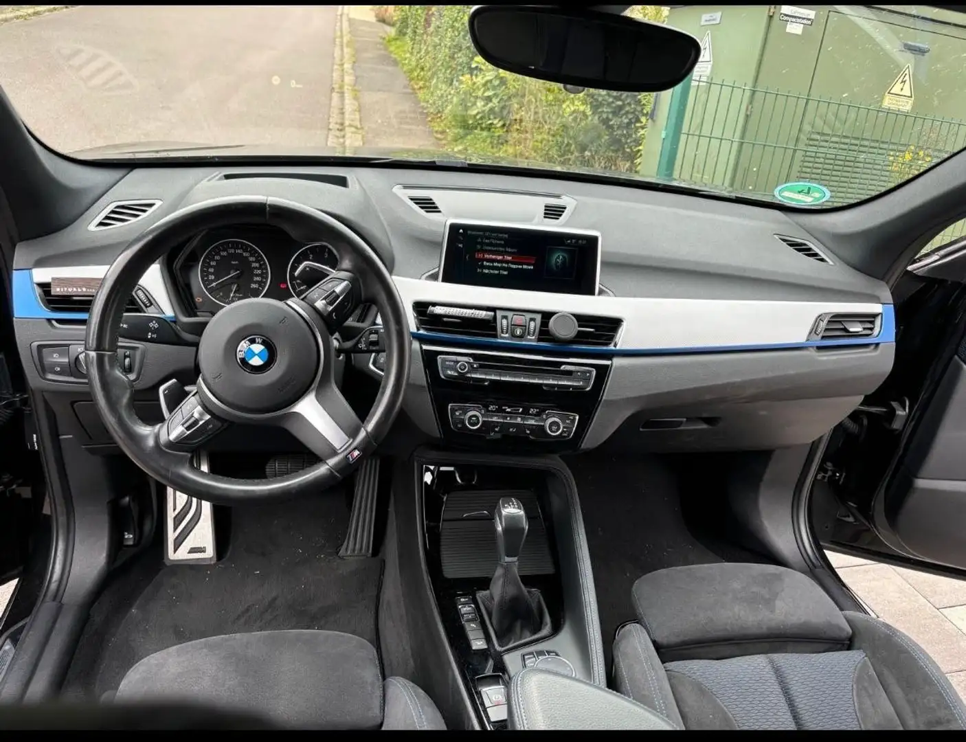 BMW X1 xDrive 25 d M Sport Schwarz - 2