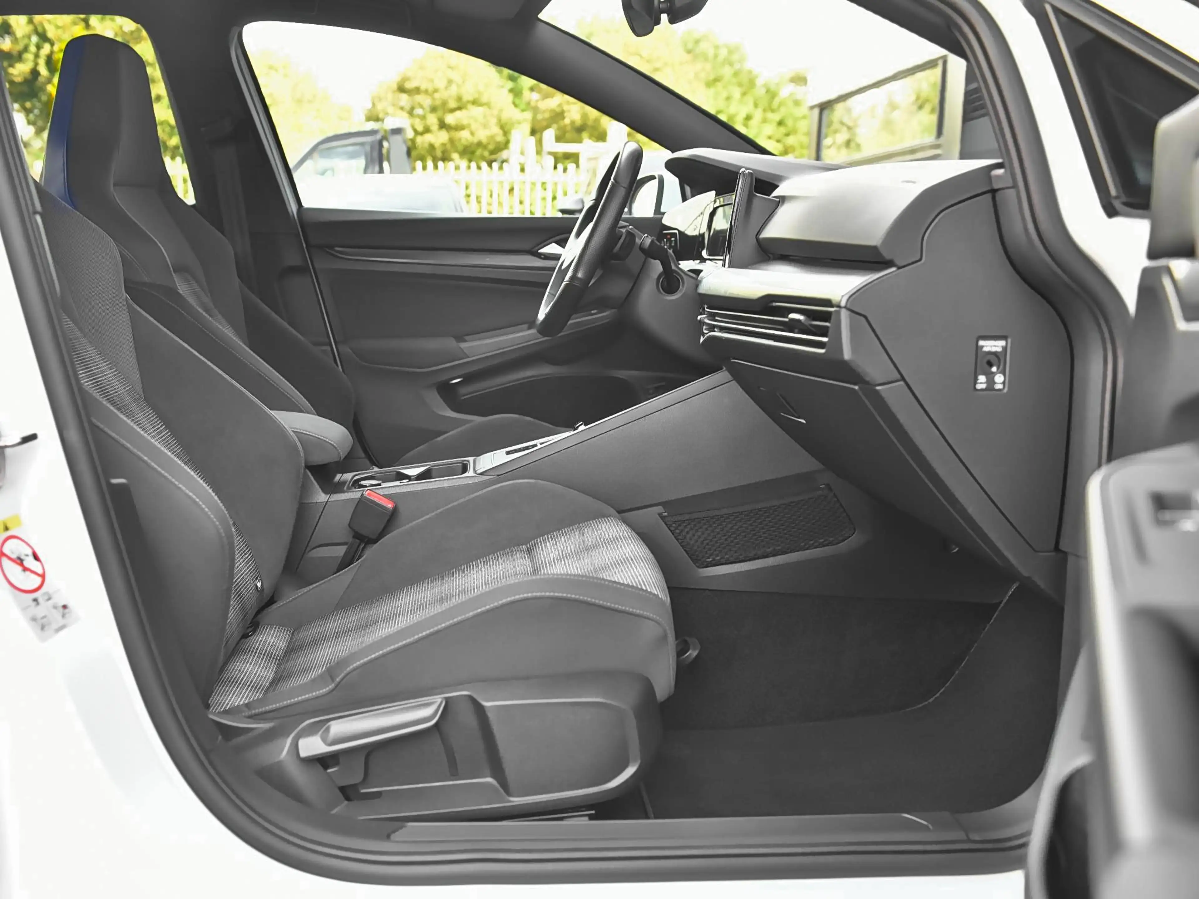 Volkswagen Golf GTE 1.4 eHybrid Navi Carplay ACC Virtual Cockpit — photo 15