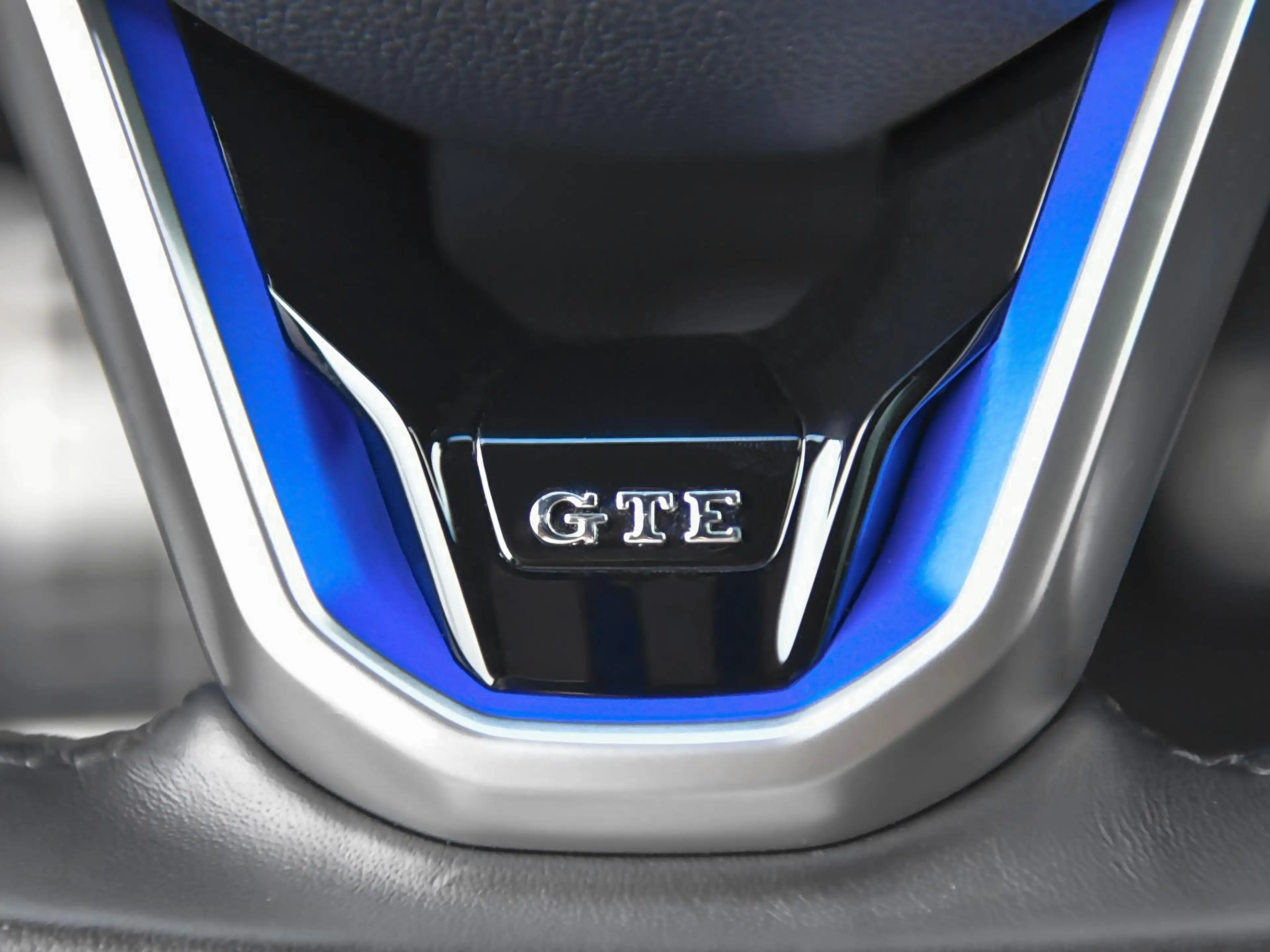 Volkswagen Golf GTE 1.4 eHybrid Navi Carplay ACC Virtual Cockpit — photo 20