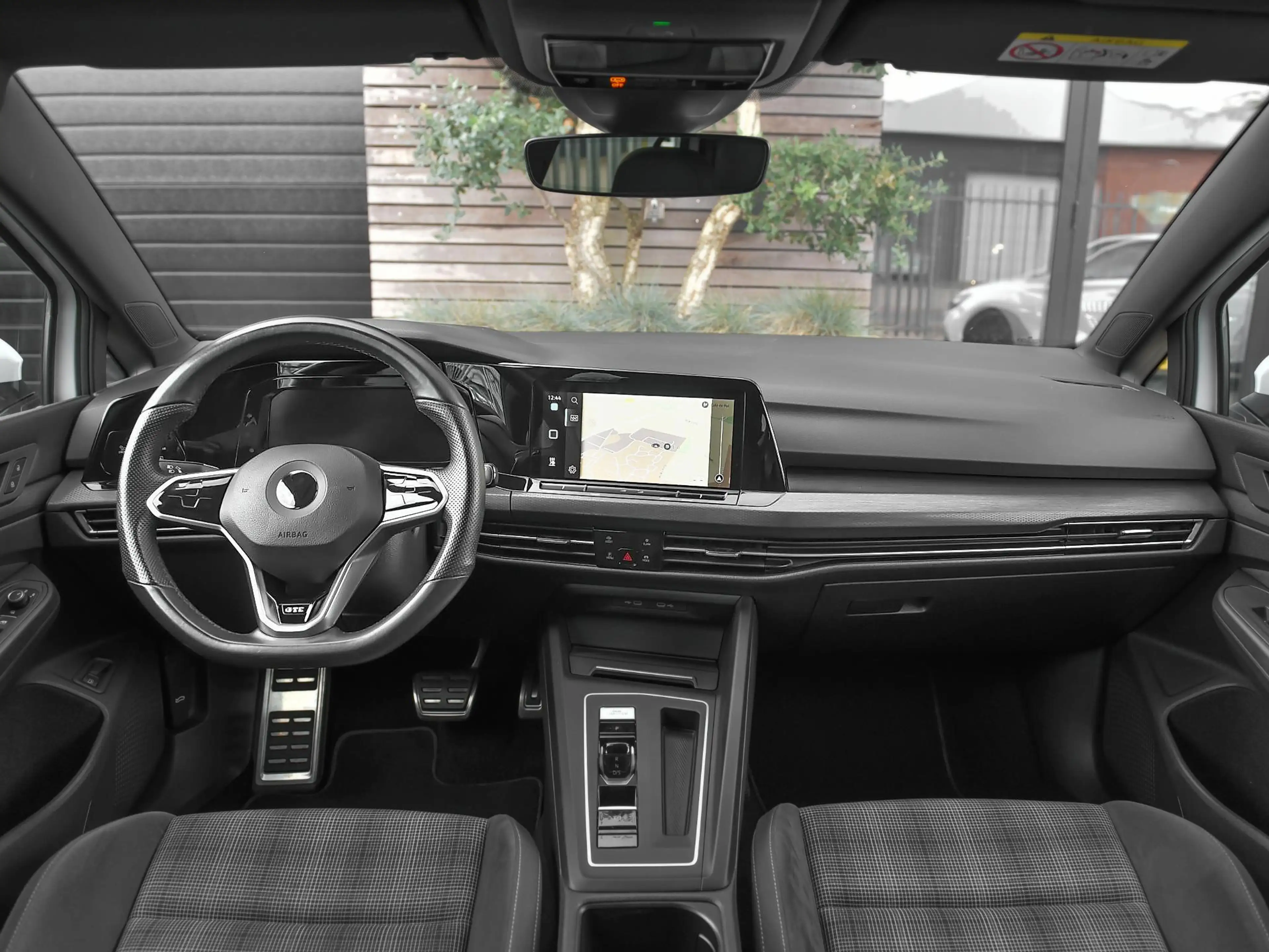 Volkswagen Golf GTE 1.4 eHybrid Navi Carplay ACC Virtual Cockpit — photo 10