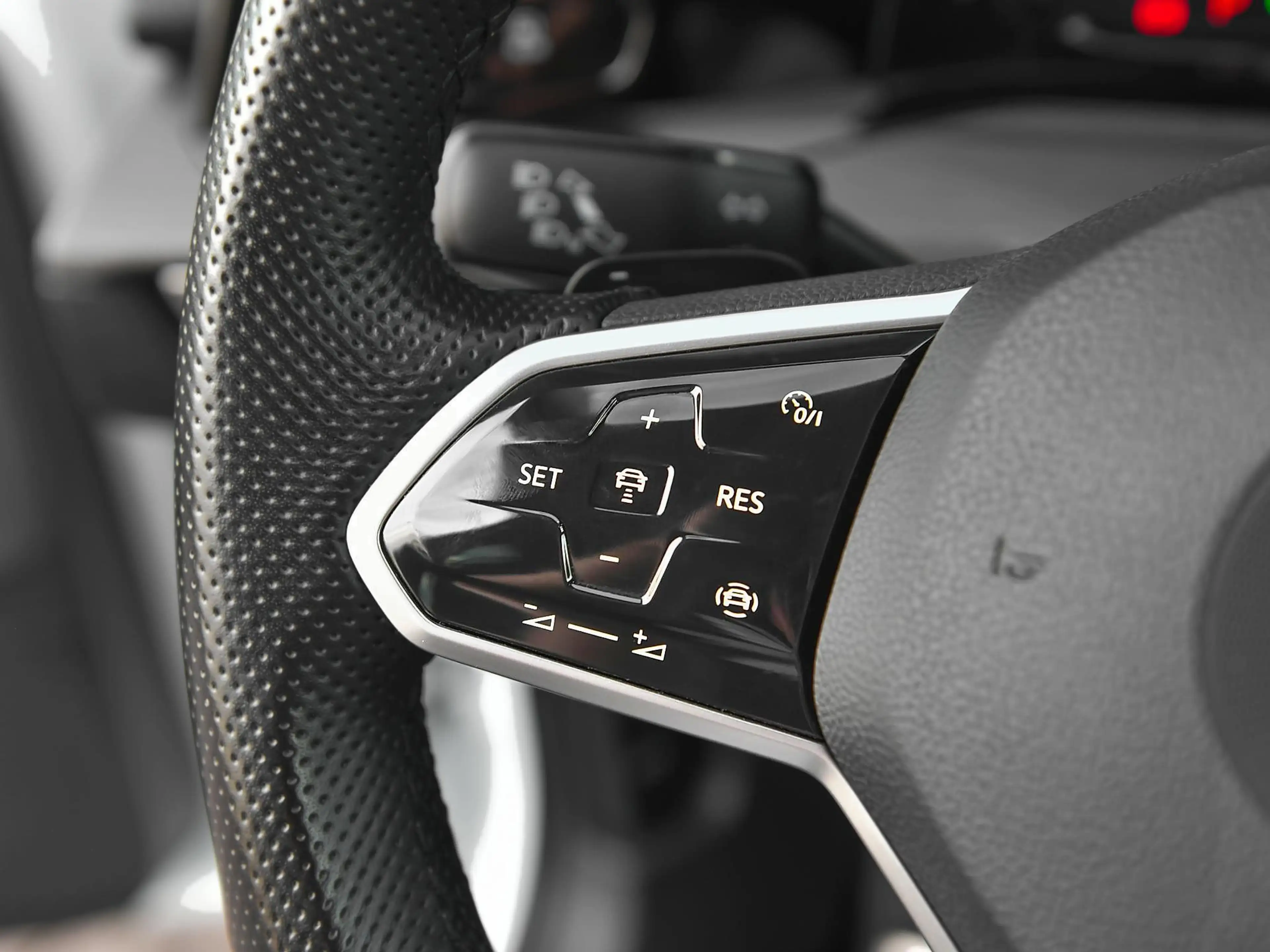 Volkswagen Golf GTE 1.4 eHybrid Navi Carplay ACC Virtual Cockpit — photo 18