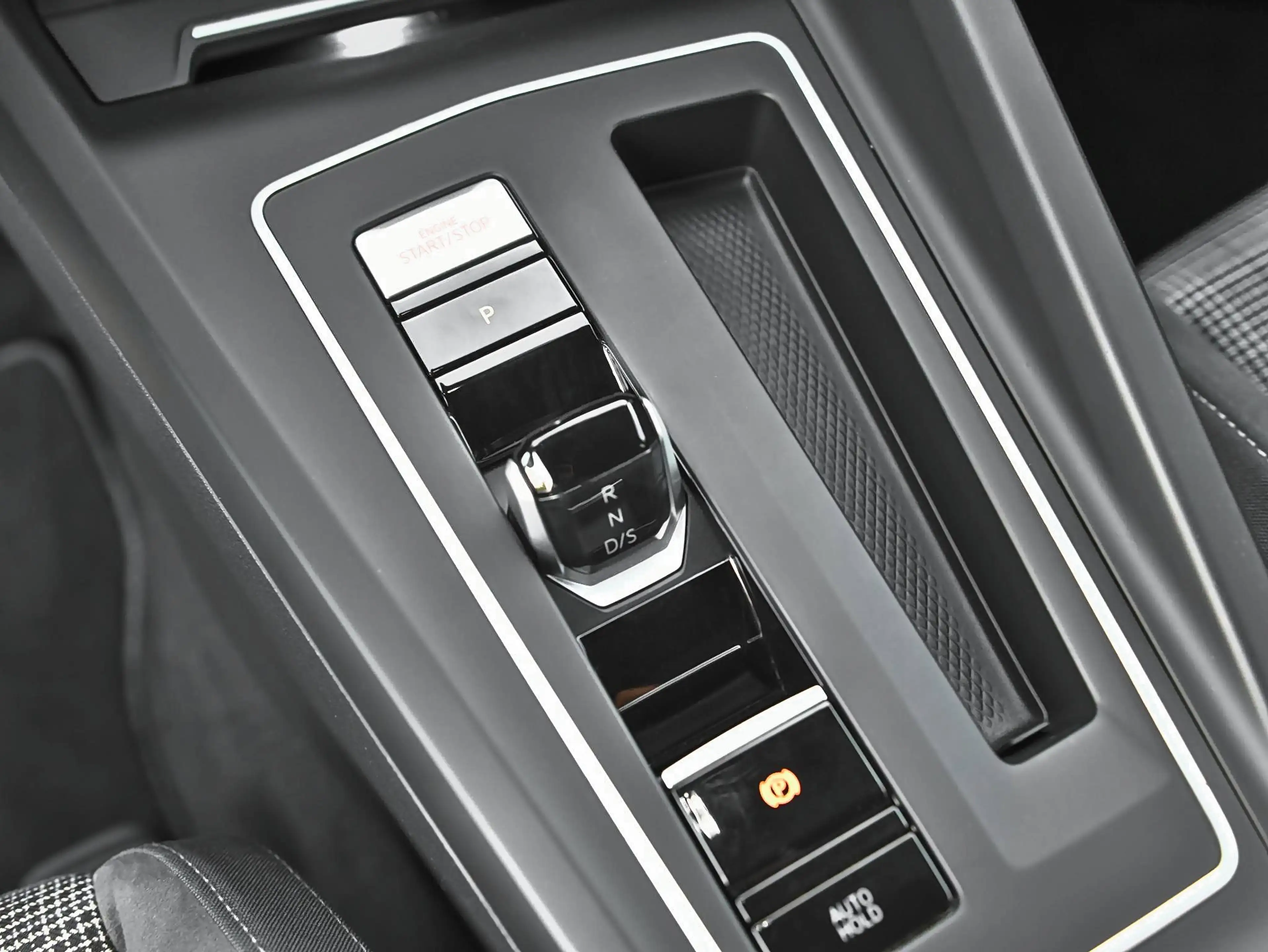 Volkswagen Golf GTE 1.4 eHybrid Navi Carplay ACC Virtual Cockpit — photo 21
