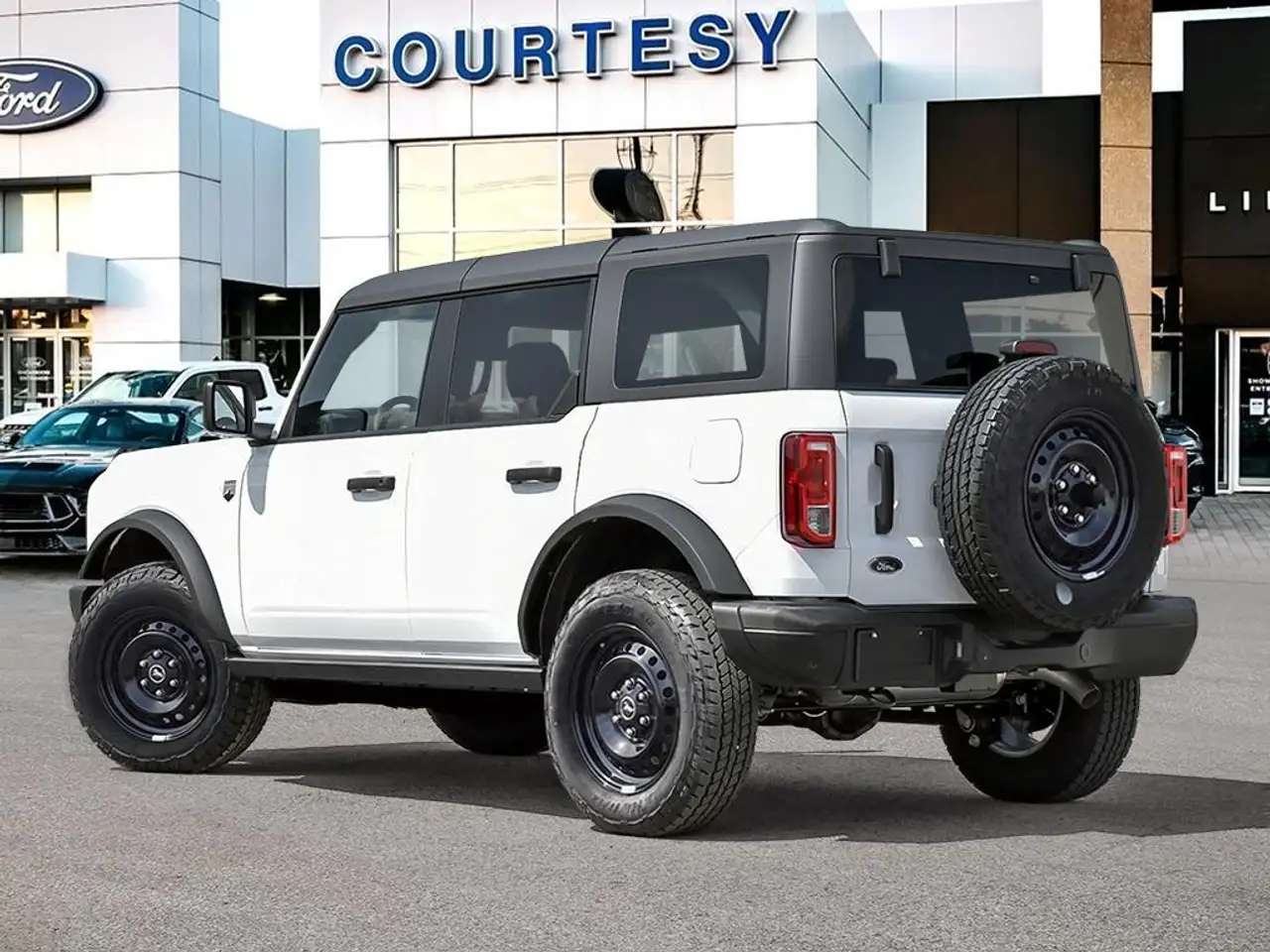 Ford Bronco photo Ford Bronco