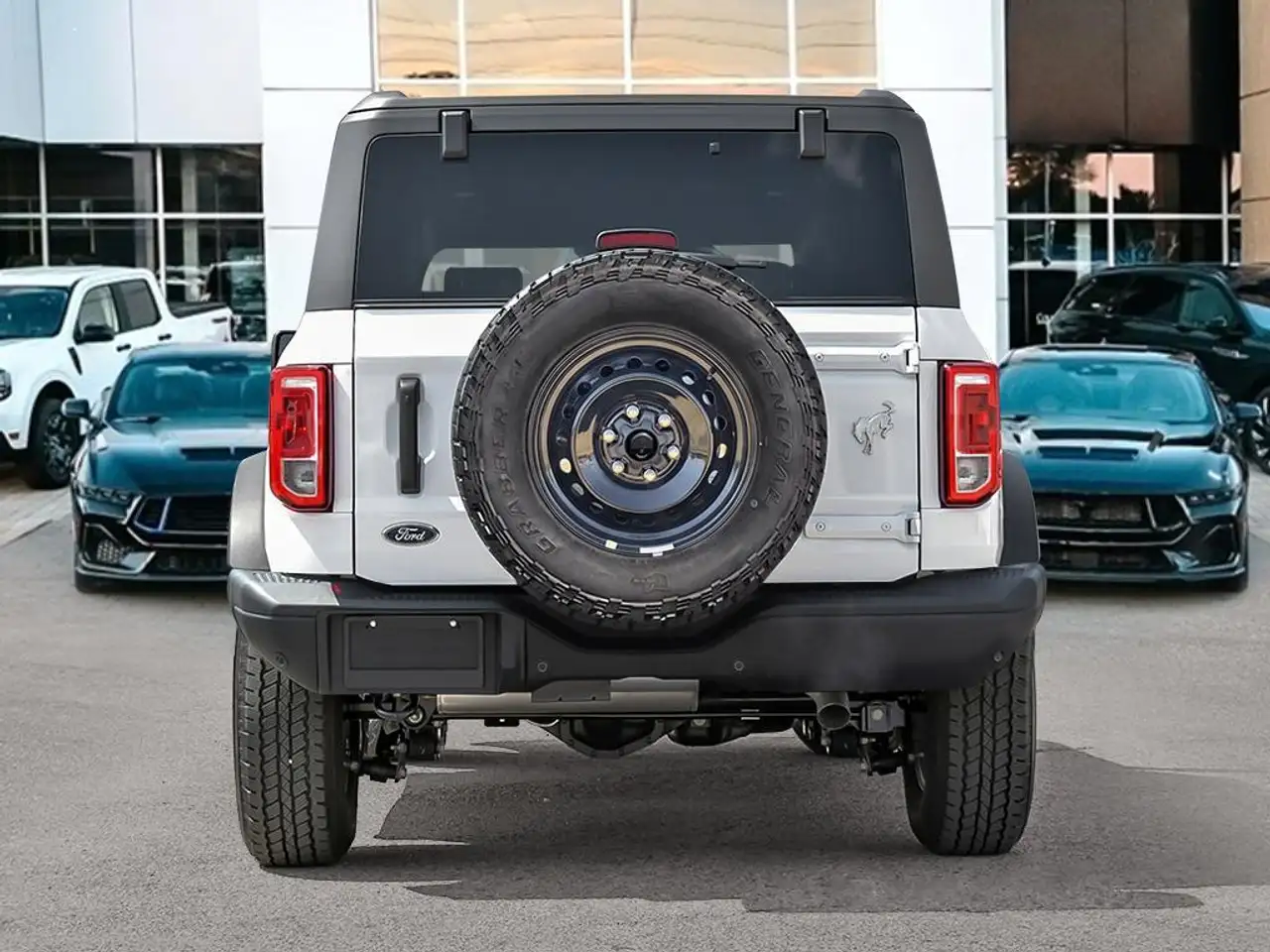Ford Bronco photo Ford Bronco