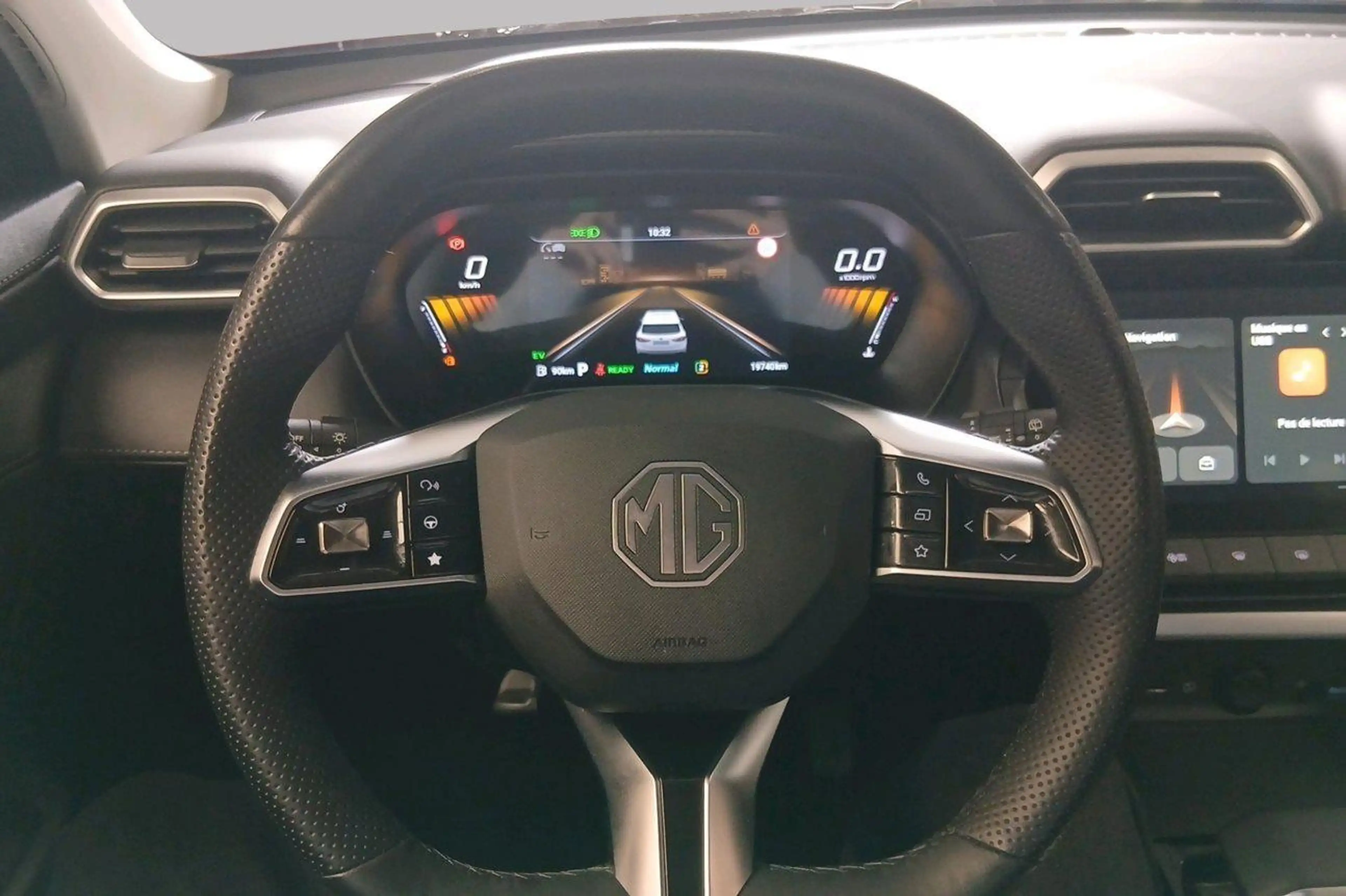 MG ZS HEV LUXURY — photo 12