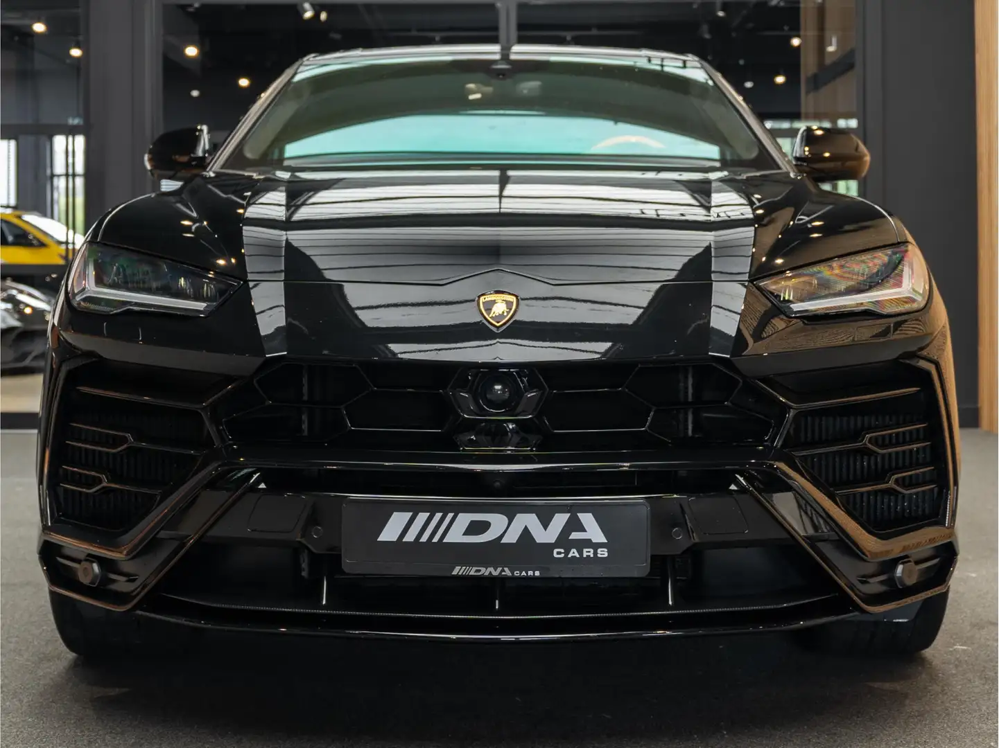 Lamborghini Urus V8 Keramisch Pano Surround View 4.0 V8 Duo Tone So Black - 2