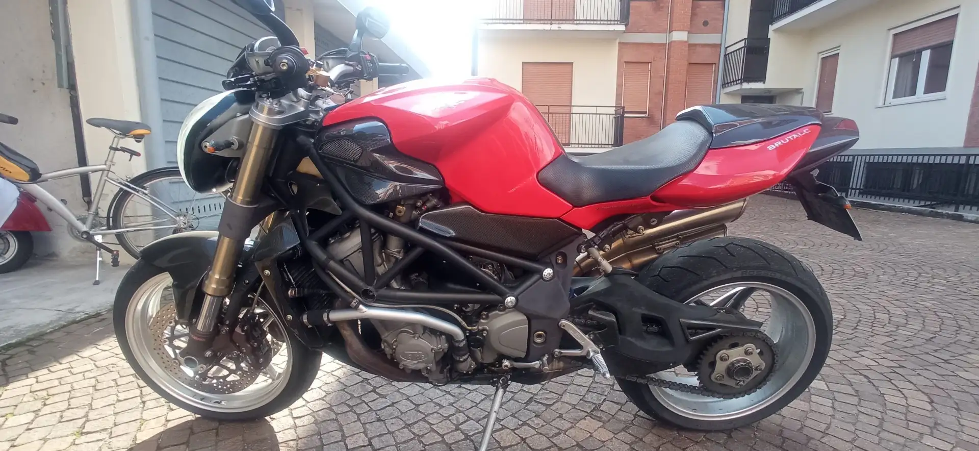 MV Agusta 750 S naked Rot - 2