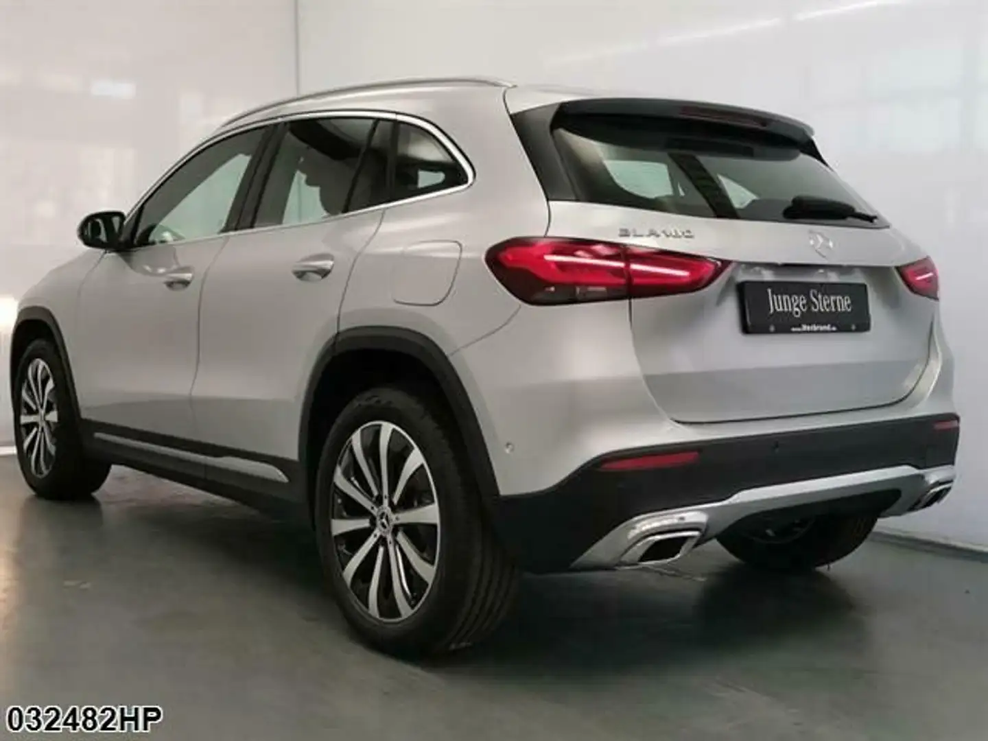 Mercedes-Benz GLA 180 Mercedes-Benz GLA 180 Progressive Gris - 2