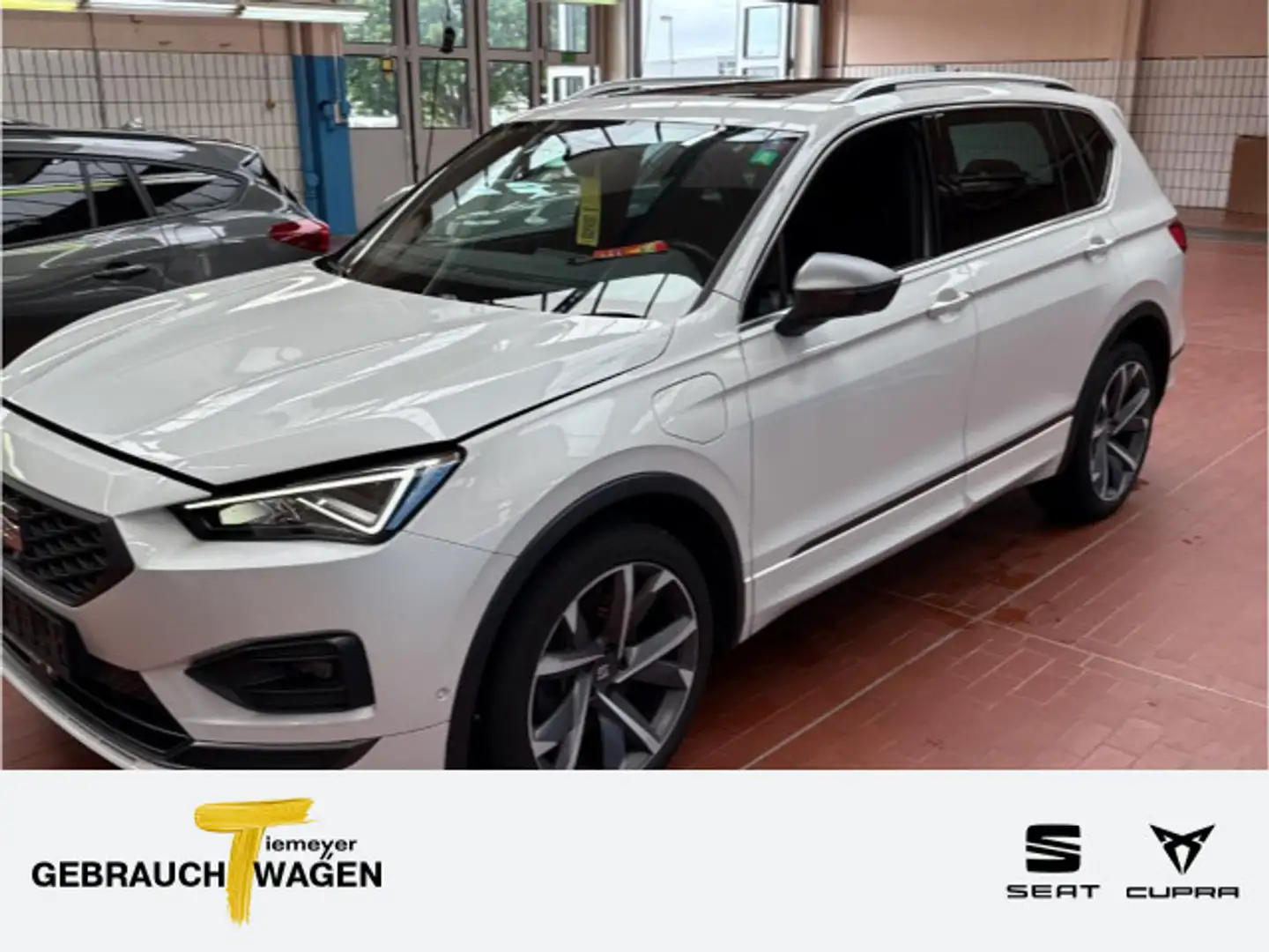 SEAT Tarraco 1.4 eHybrid FR LINE PANO DAB+ LM20 AHK Weiß - 1