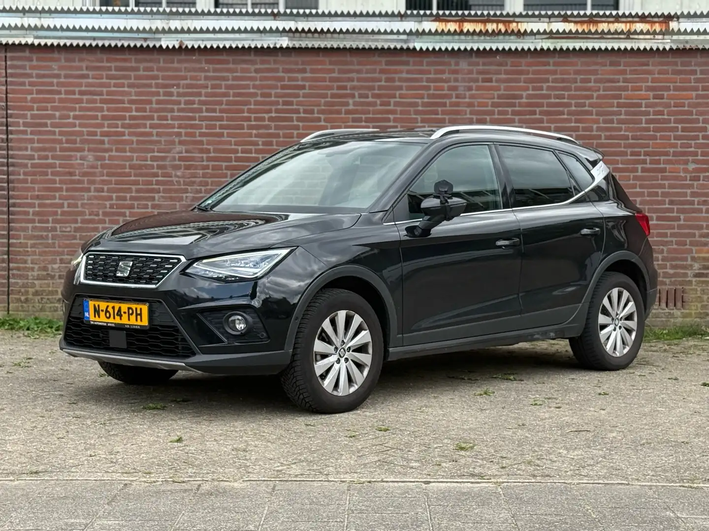 SEAT Arona 1.6 TDI FR B. Int. Czarny - 1