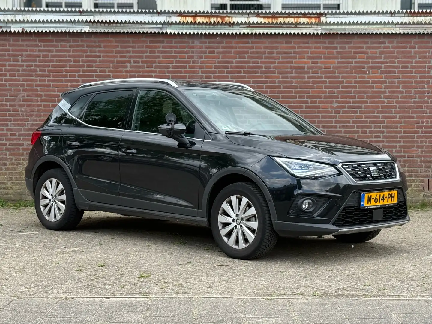 SEAT Arona 1.6 TDI FR B. Int. Czarny - 2