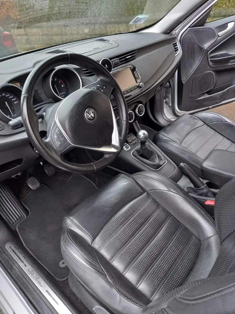 Alfa Romeo Giulietta Giulietta 1.4 TB 16V Argent - 2