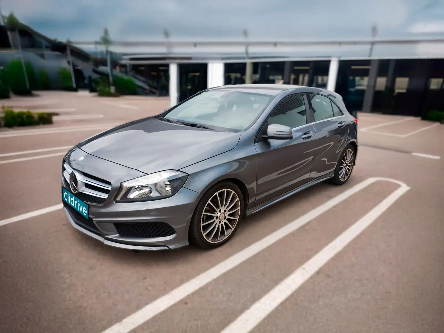 Mercedes-Benz A 200 200CDI BE AMG Line Gris - 2