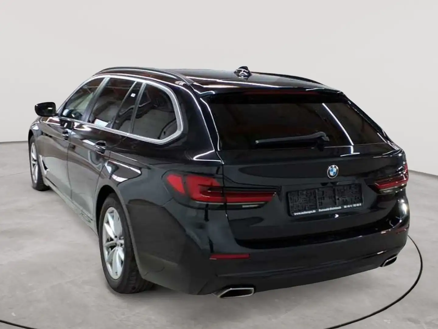 BMW 520 520d Touring Aut. HuD Pano Leder AHK Schwarz - 2