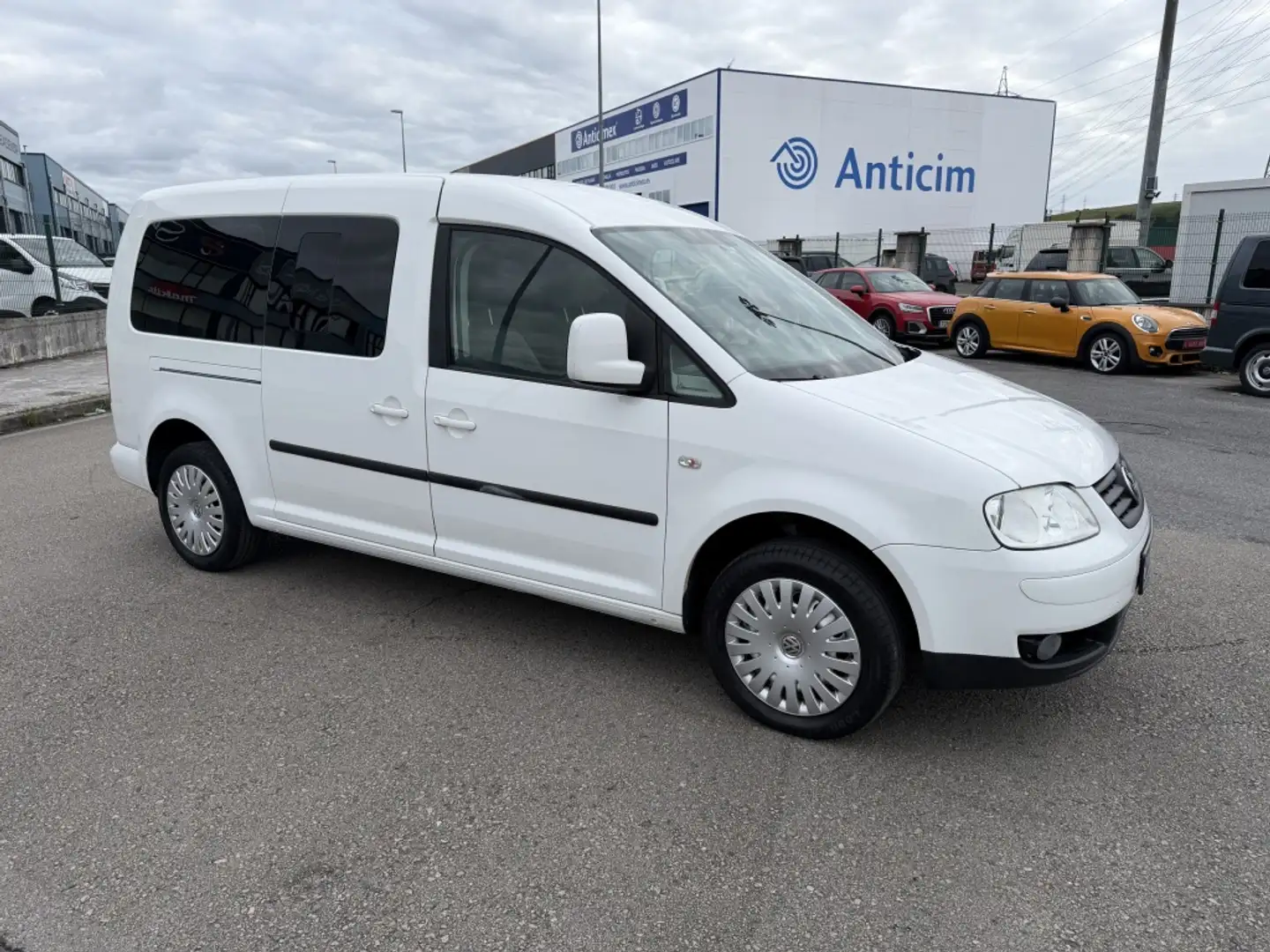 Volkswagen Caddy Maxi 1.9TDI Kombi 7pl. - 2