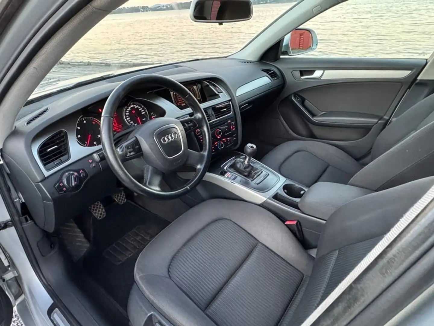 Audi A4 Avant 2.0 TDI Ambition Luxe Quattro DPF - 2