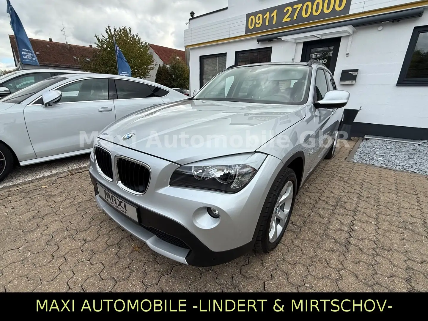 BMW X1 20i xDrive-1.HAND-AHK-PDC-SHZ-KLIMAAUT-BMW KD Silber - 2