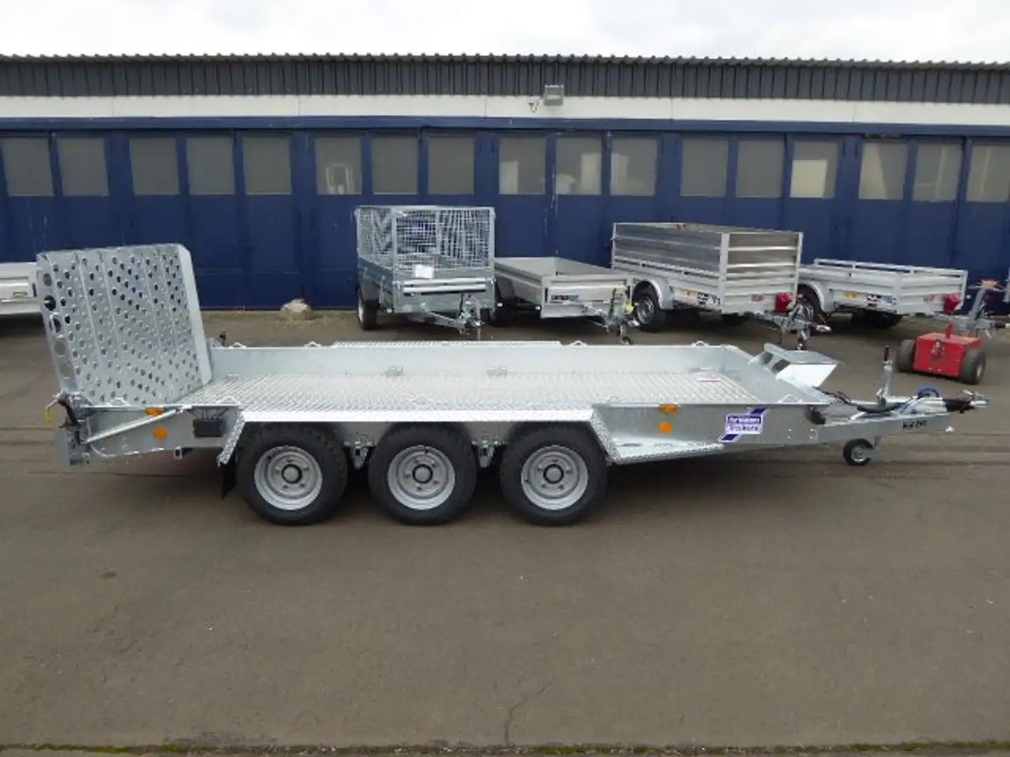 Ifor Williams GH 146 ALUBODEN ERad 3 Achsen 419x184cm 3,5t - 1