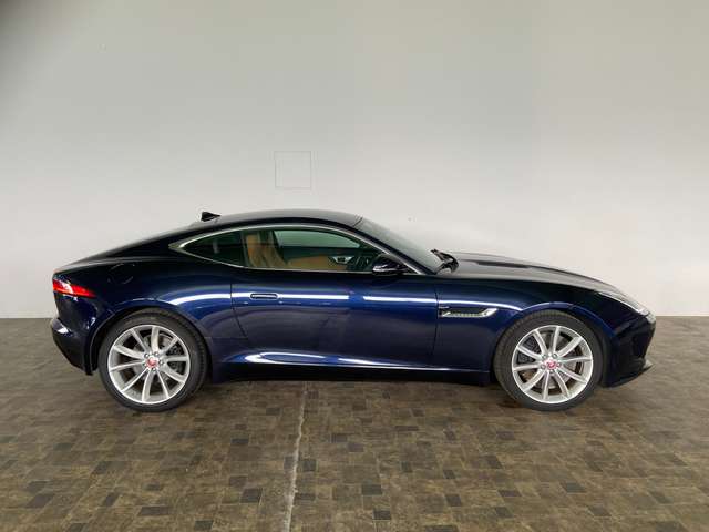 Imagine Jaguar F-Type 3,0 V6 Coupe, Sport Klappenauspuff, Meridian