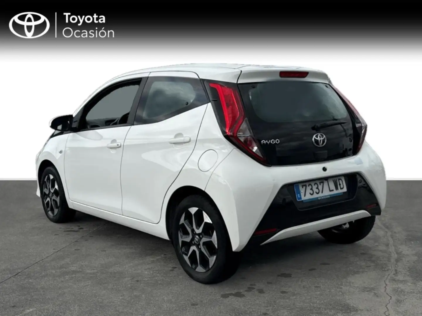 Toyota Aygo 70 x-play Blanco - 2