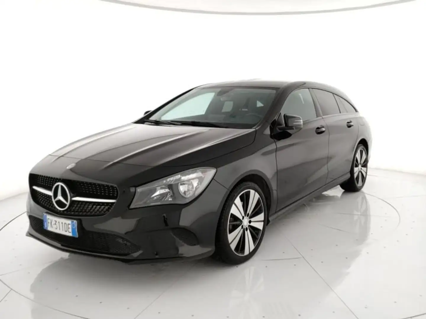 Mercedes-Benz CLA 200 - C/X 117 Shooting Brake 200 d Sport auto FL Black - 1