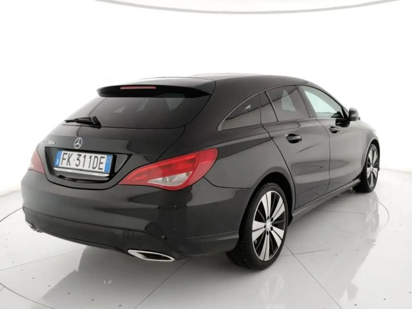 Mercedes-Benz CLA 200 - C/X 117 Shooting Brake 200 d Sport auto FL Black - 2