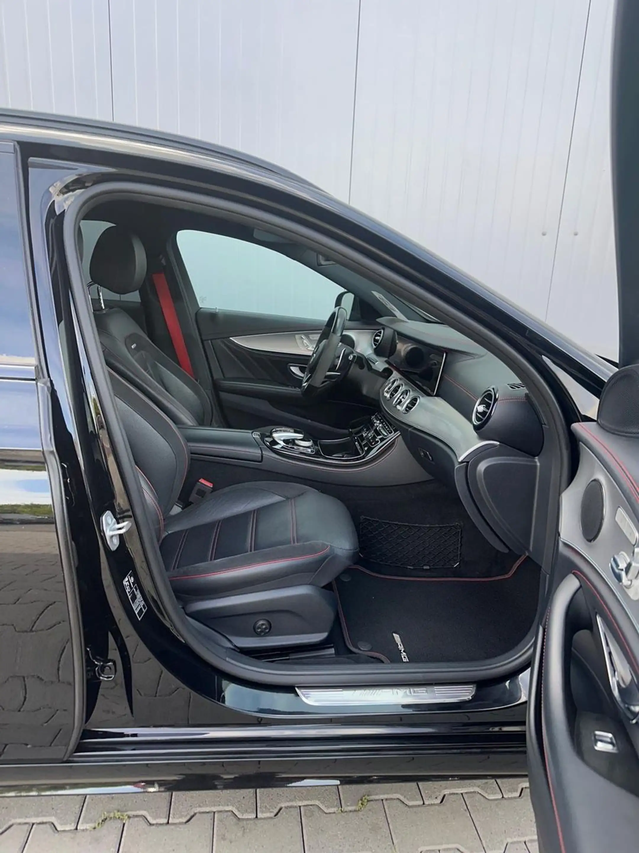 Mercedes-Benz E 43 AMG E43T AMG 4M WIDESCREEN COMAND DISTRONIC AIRMATIC — photo 11