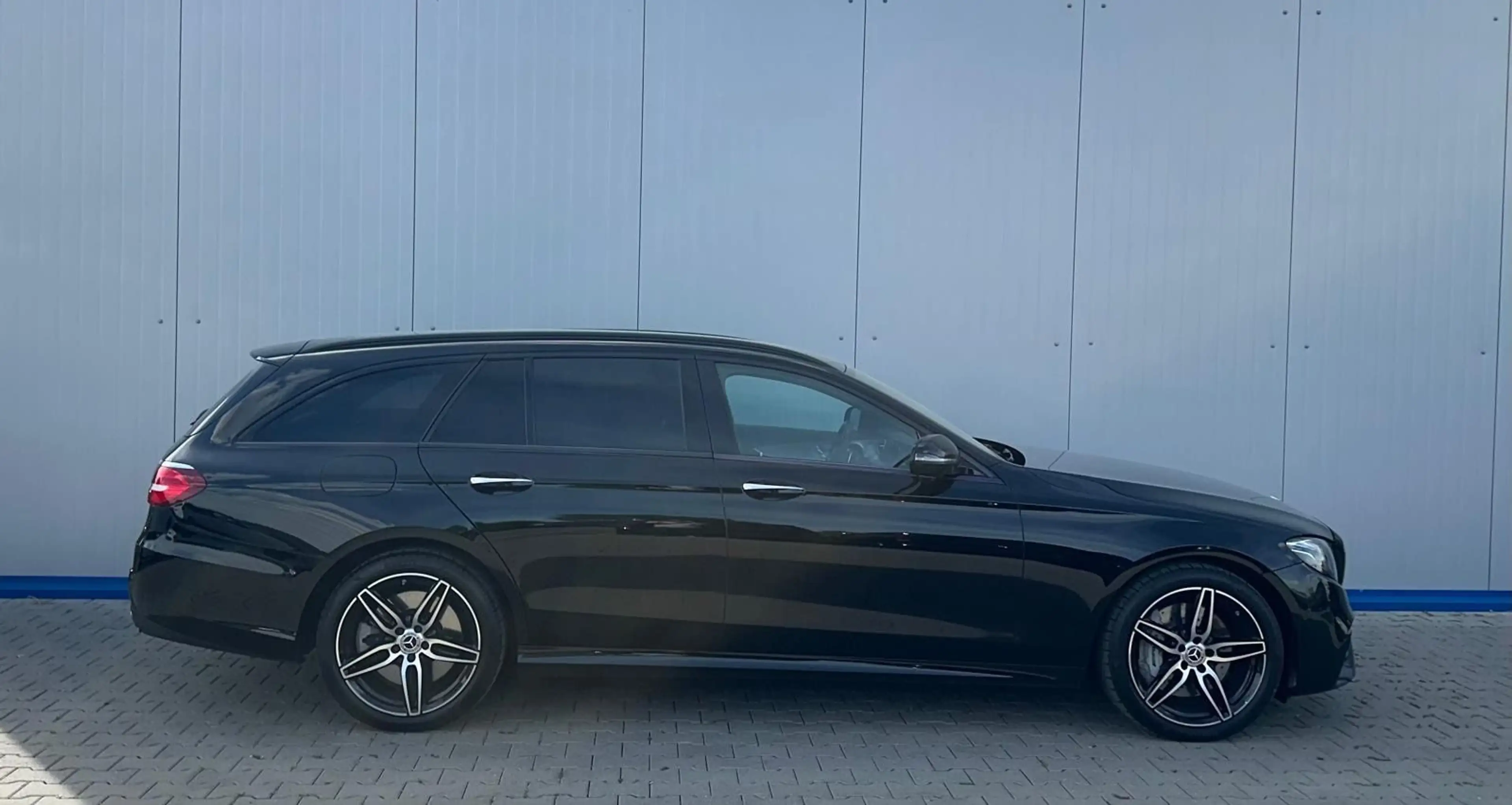 Mercedes-Benz E 43 AMG E43T AMG 4M WIDESCREEN COMAND DISTRONIC AIRMATIC — photo 5