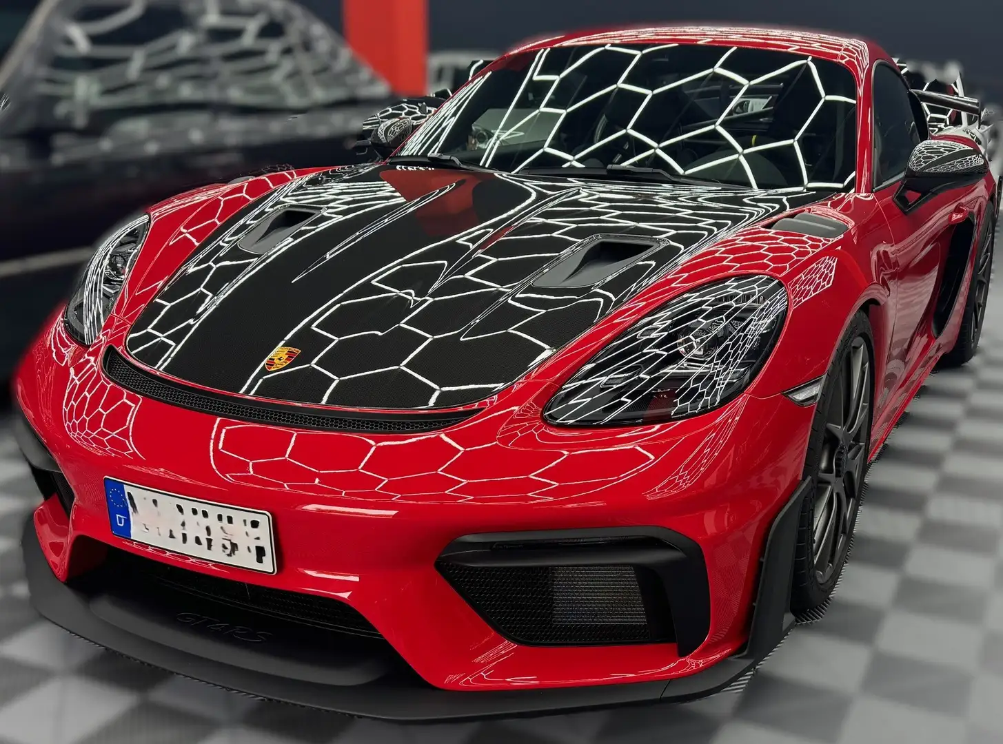 Porsche Cayman GT4 RS Rot - 1