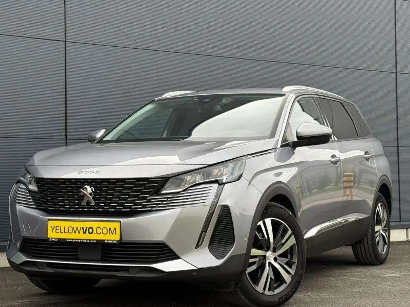 Peugeot 5008 Allure / 7 Places / Carplay Šedá - 1