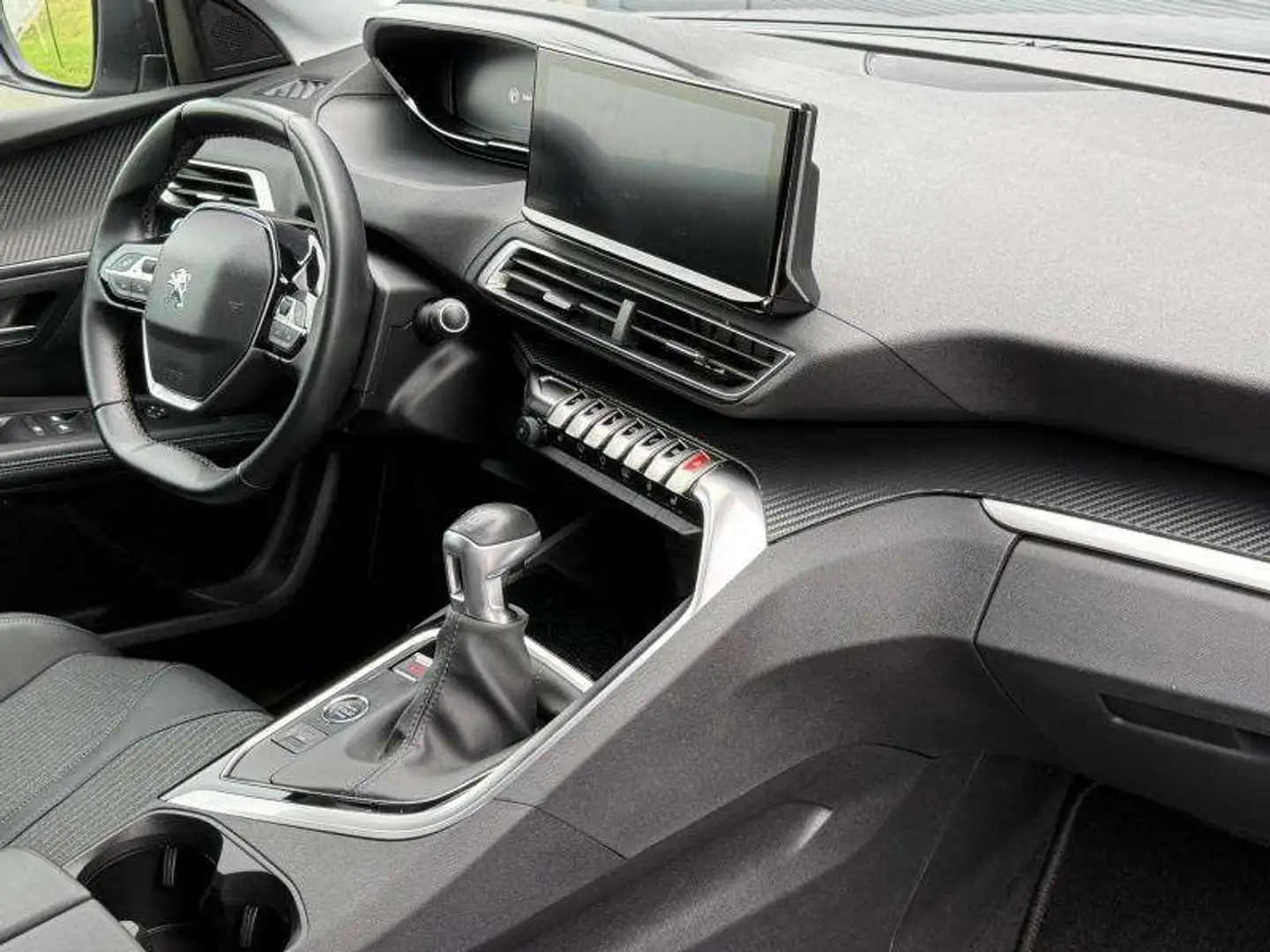 Peugeot 5008 Allure / 7 Places / Carplay Šedá - 2