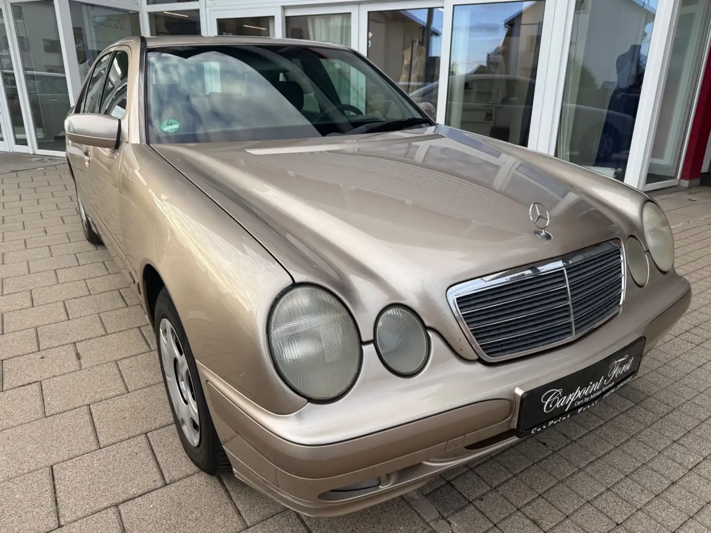 Mercedes-Benz E 220 CDI AVANTGARDE,2.Hand,Automatik,TüV 11.25 Gold - 1