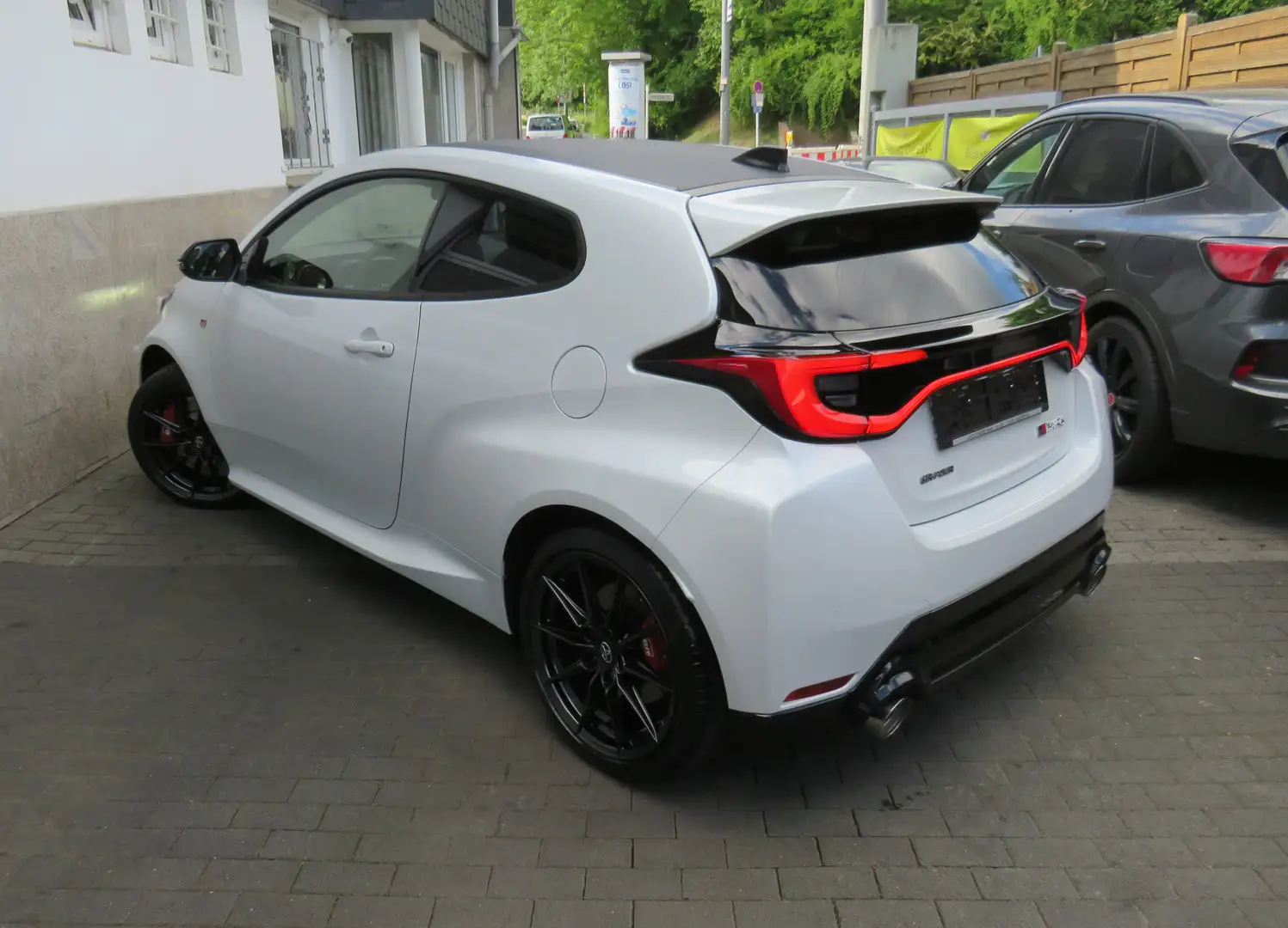 Toyota Yaris GR Autom. /Schmiede/Platinum/Torsen/ACC/JBL/Kamera Weiß - 2