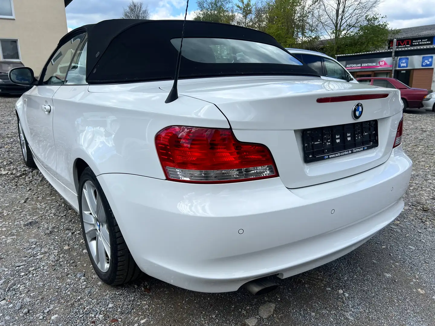 BMW 118 118d Weiß - 2