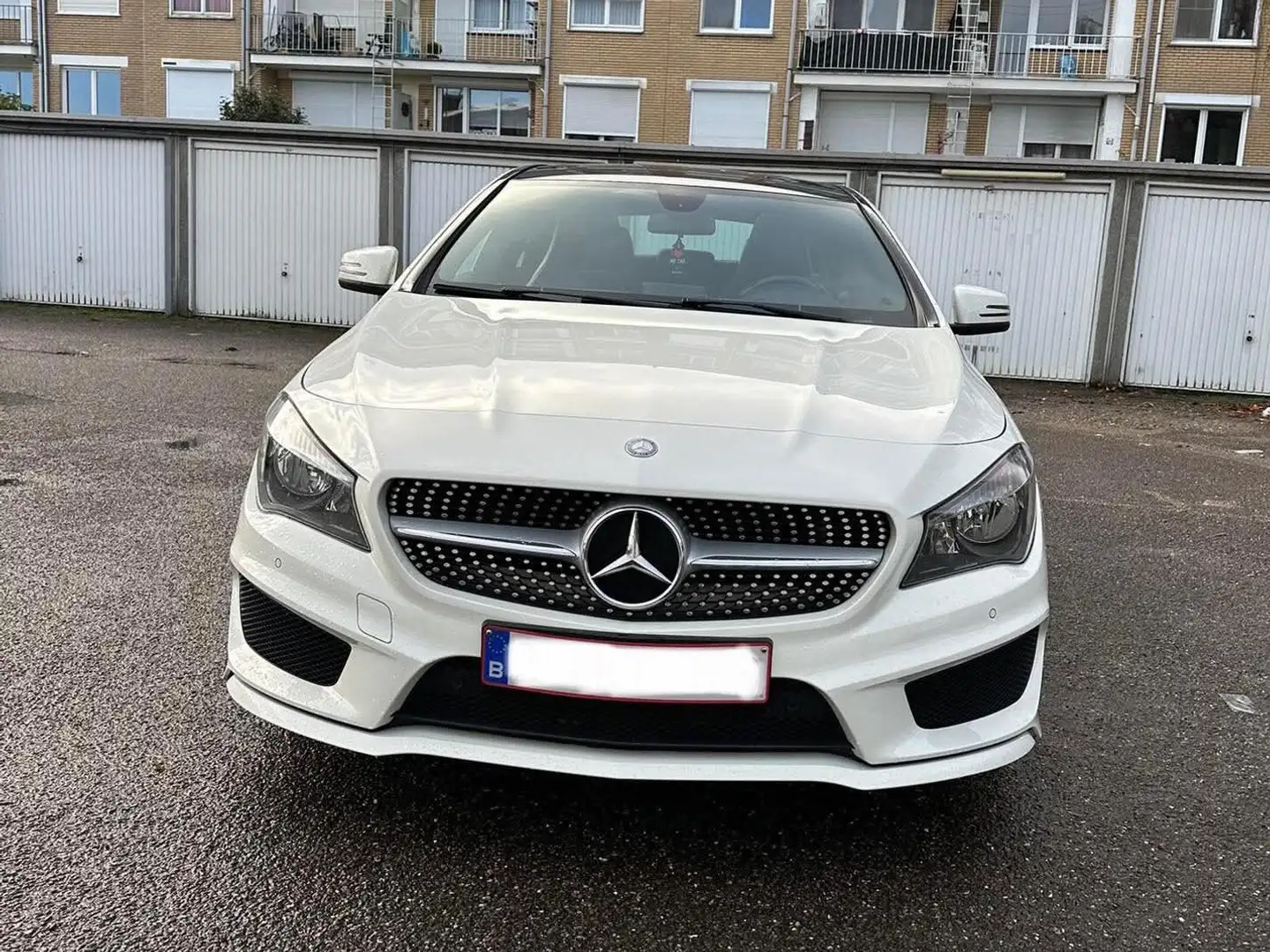 Mercedes-Benz CLA 180 CLA 180 AMG Line Bílá - 1